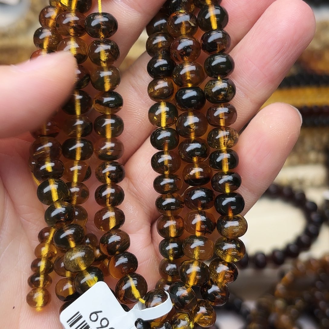 琥珀未镶嵌裸石八91569