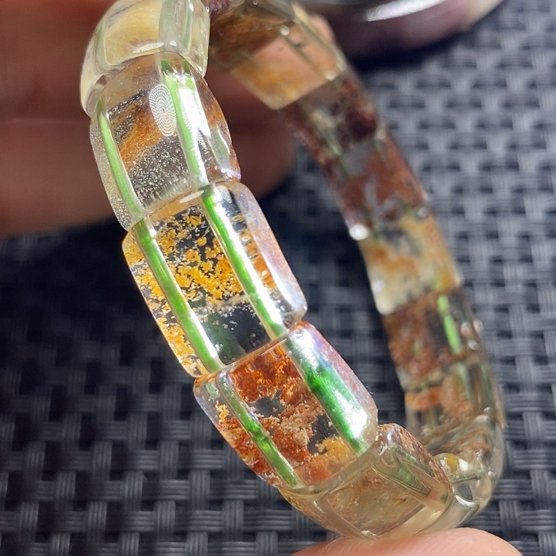 水晶颈饰未镶嵌?**醒