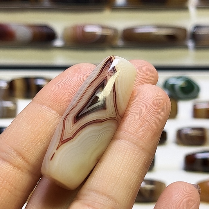 H***r玛瑙/玉髓未镶嵌颈饰