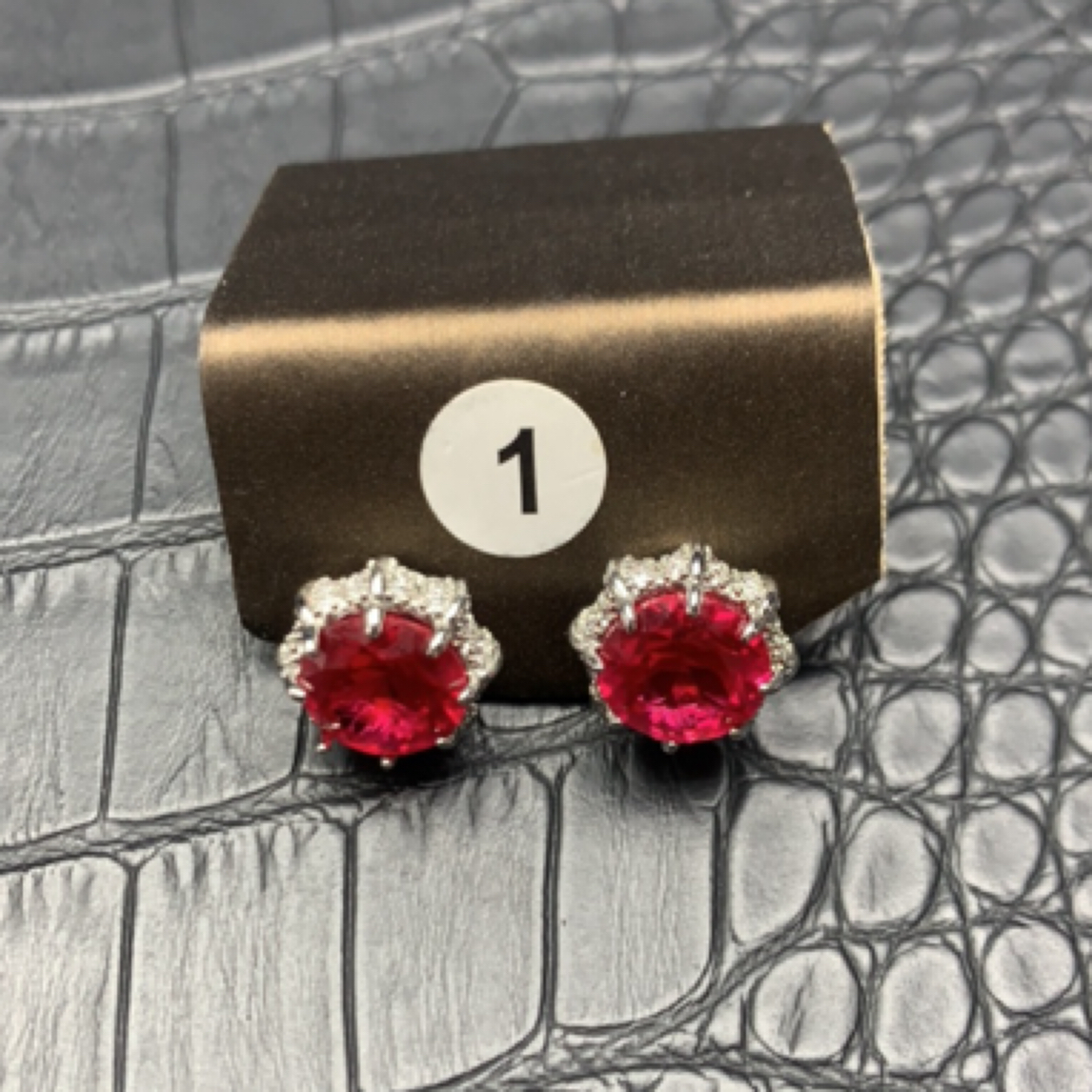 培育红宝石含苞待放鸽血红耳钉202