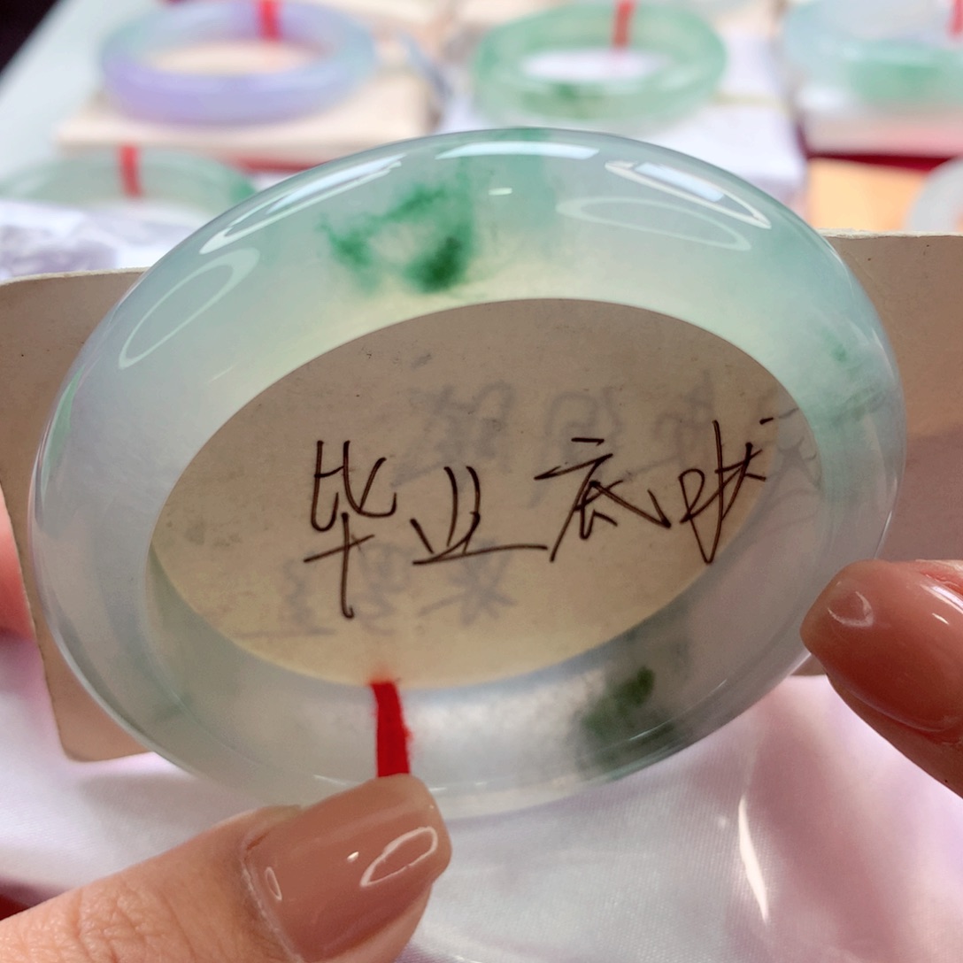 翡翠手镯未镶嵌师妹