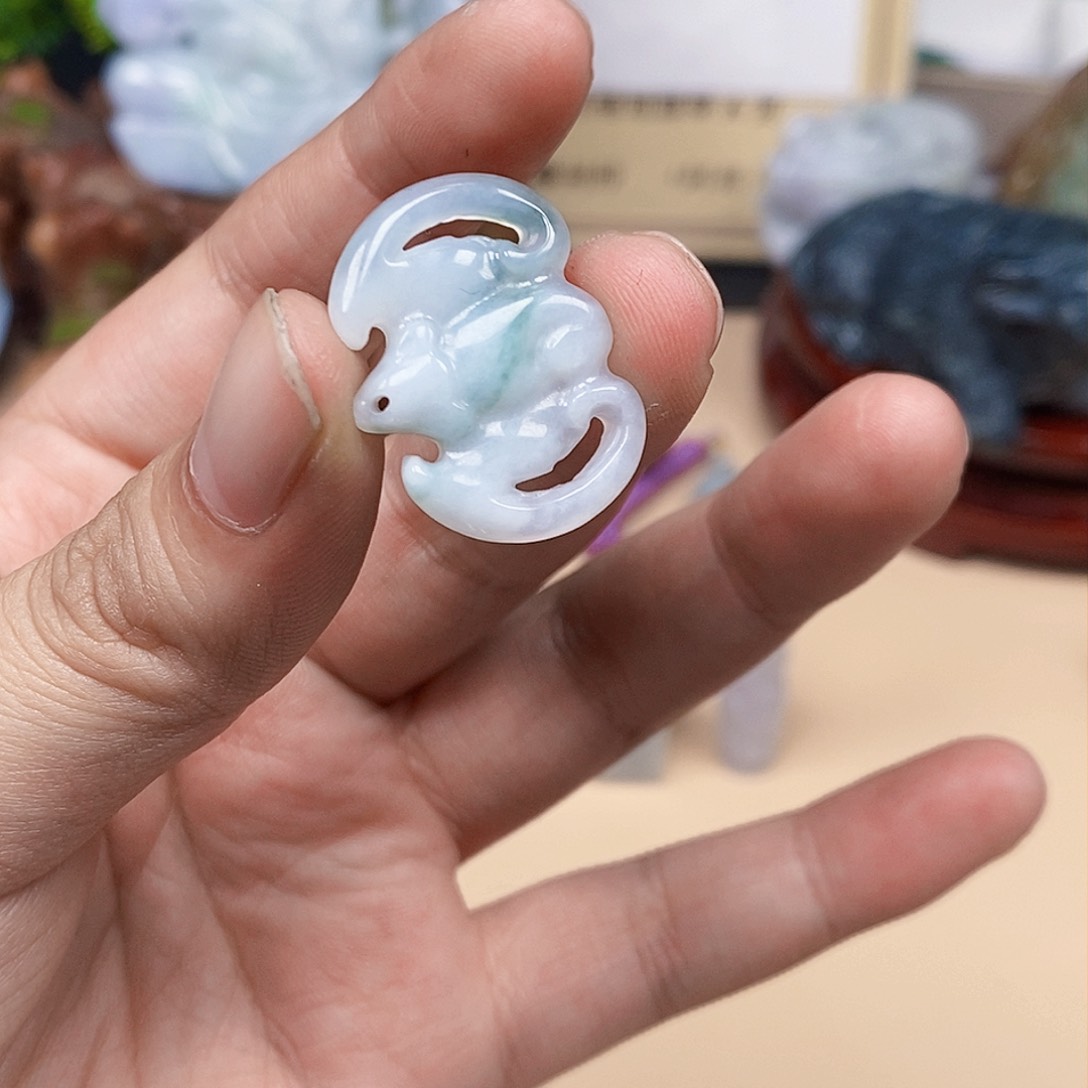 颈饰未镶嵌翡翠翡翠