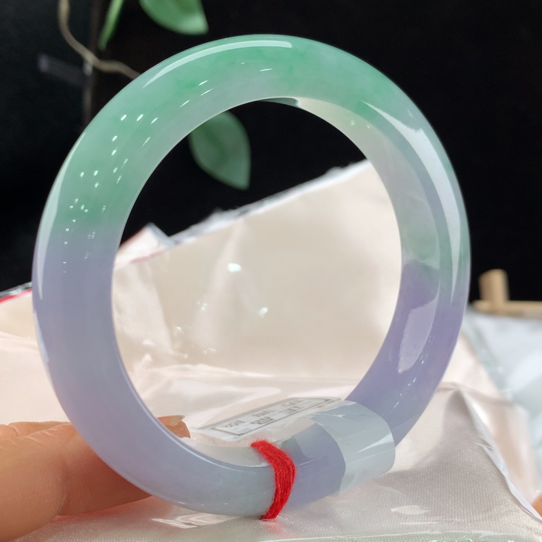 翡翠手镯未镶嵌微瑕0341