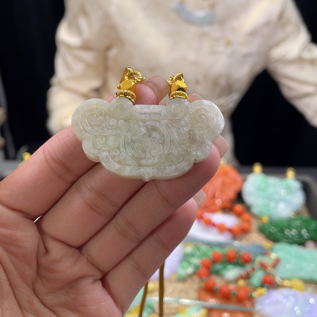 翡翠颈饰未镶嵌代编织