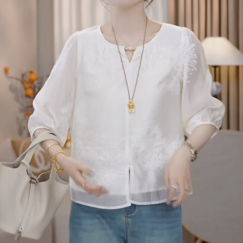 2025新款设计感刺绣宽松减龄显瘦中袖小衫上衣LK2503911