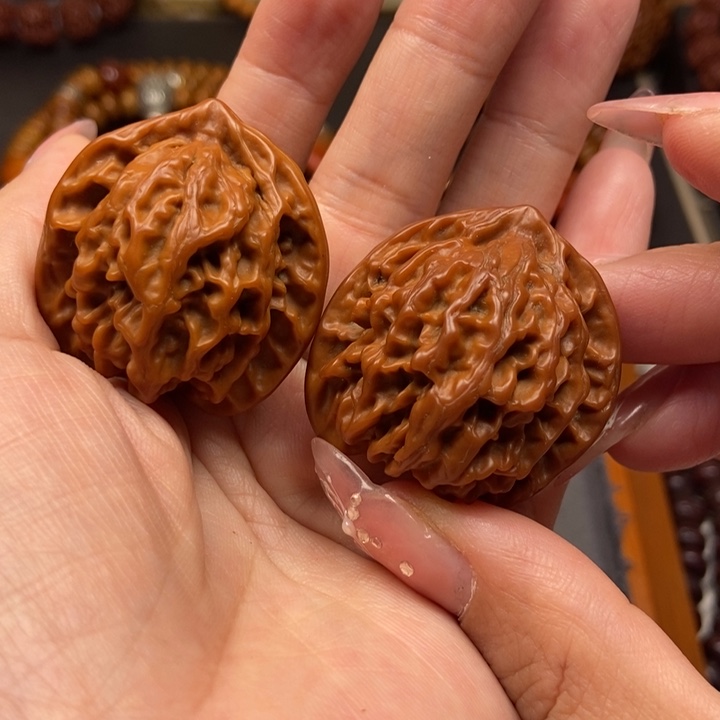 文玩核桃吊坠菩提