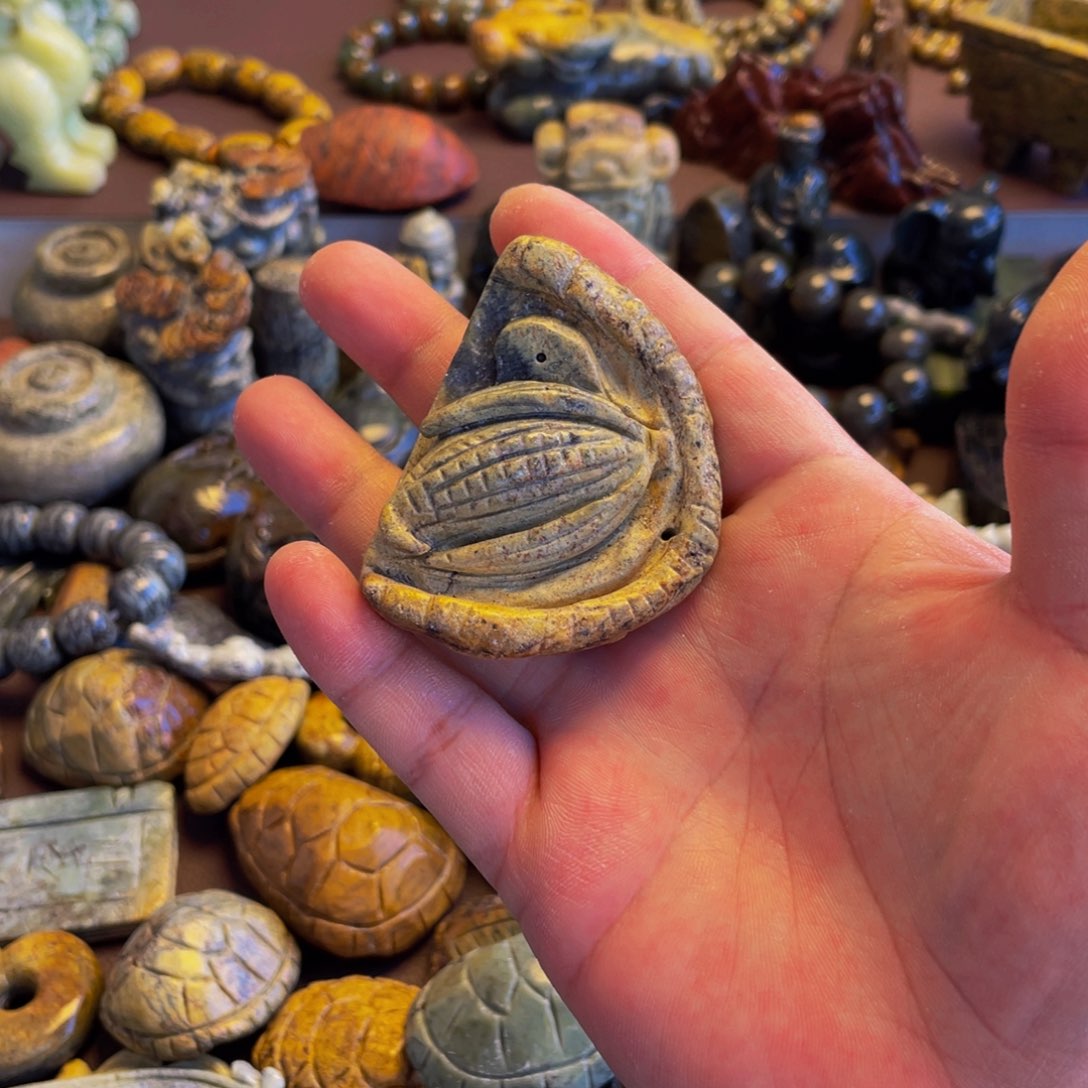 【闪购商品】未镶嵌岫岩河磨玉（透闪石质玉）挂件