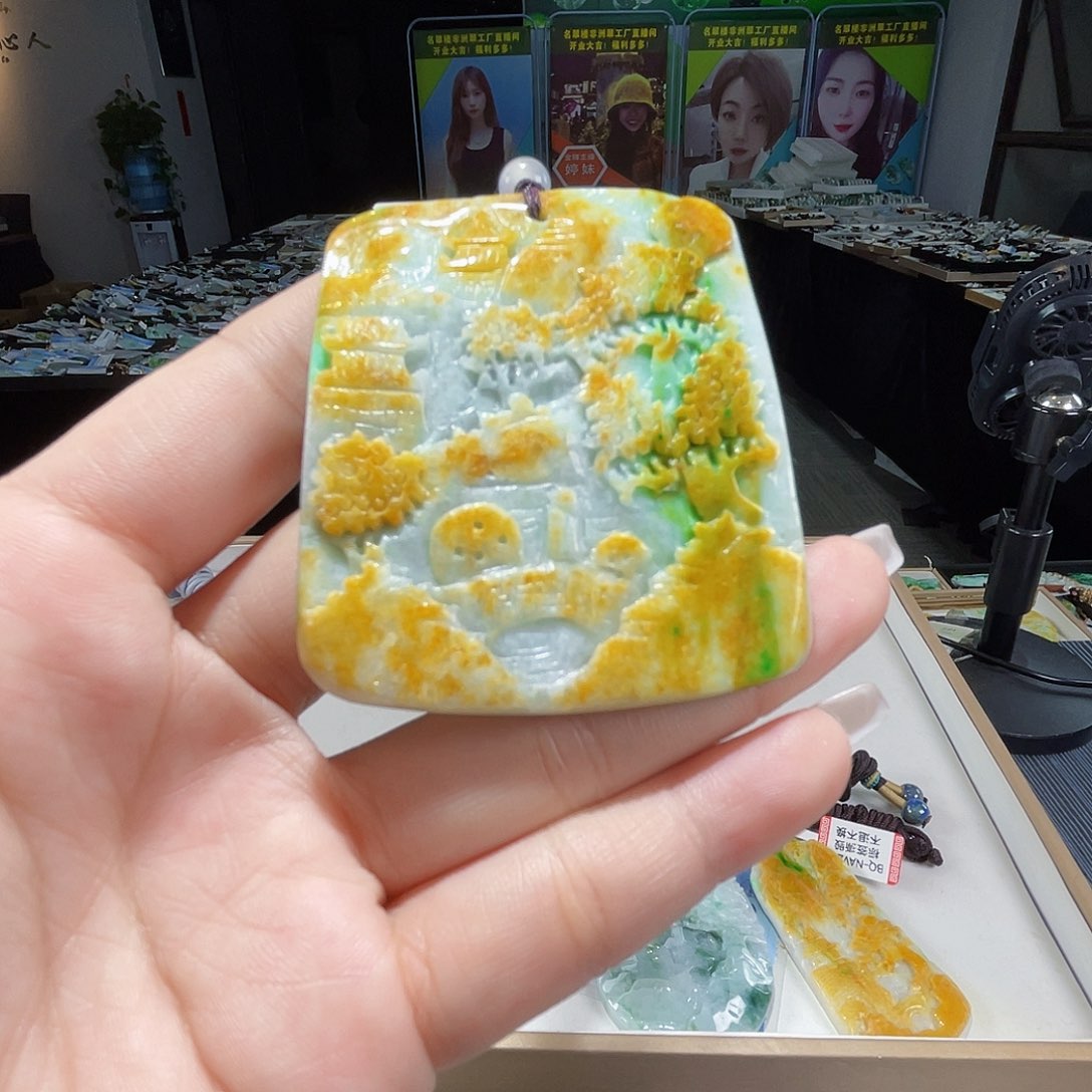 颈饰未镶嵌翡翠一