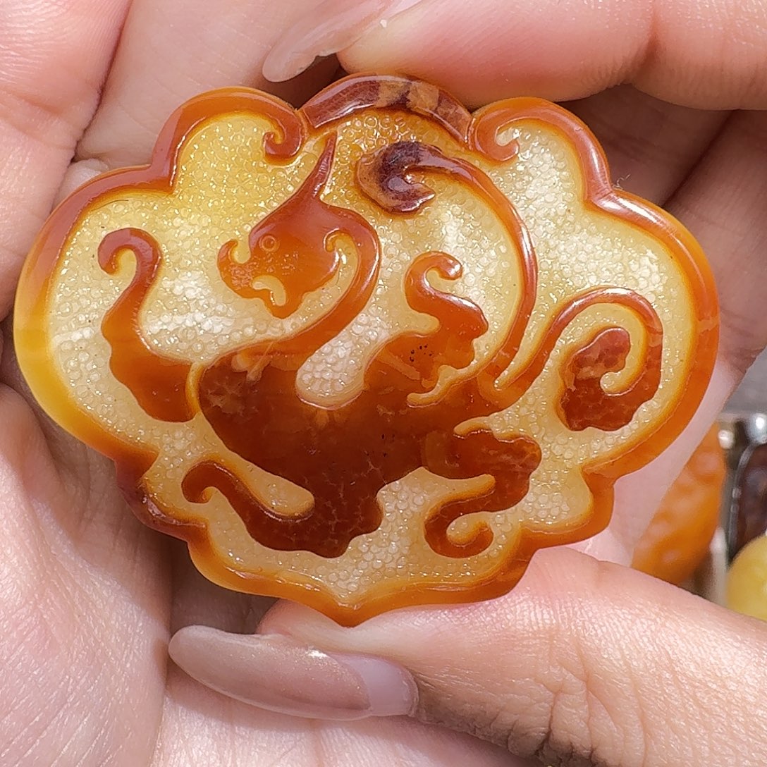 漫***翊琥珀未镶嵌裸石我