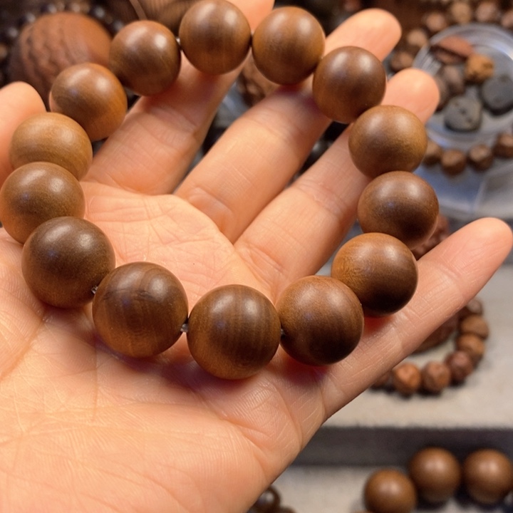 小***略檀香木手串/手链老山檀奶香味红黑微瑕
