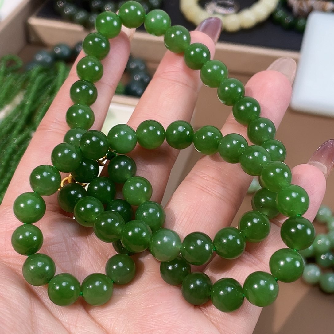 和田玉（碧玉）手链未镶嵌8.4 俄 老料 辣阳绿 