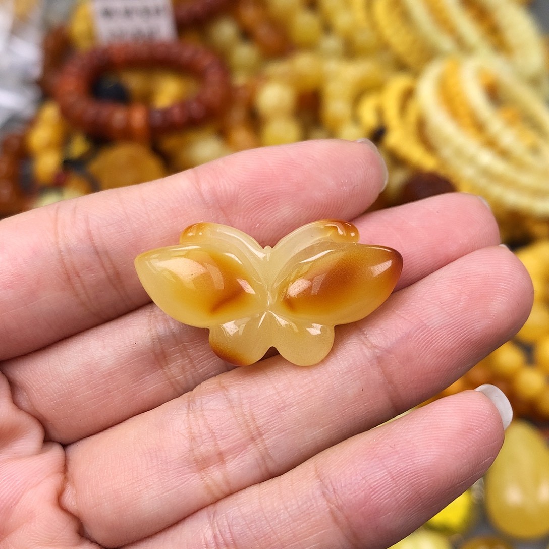 未镶嵌琥珀珠宝奇石