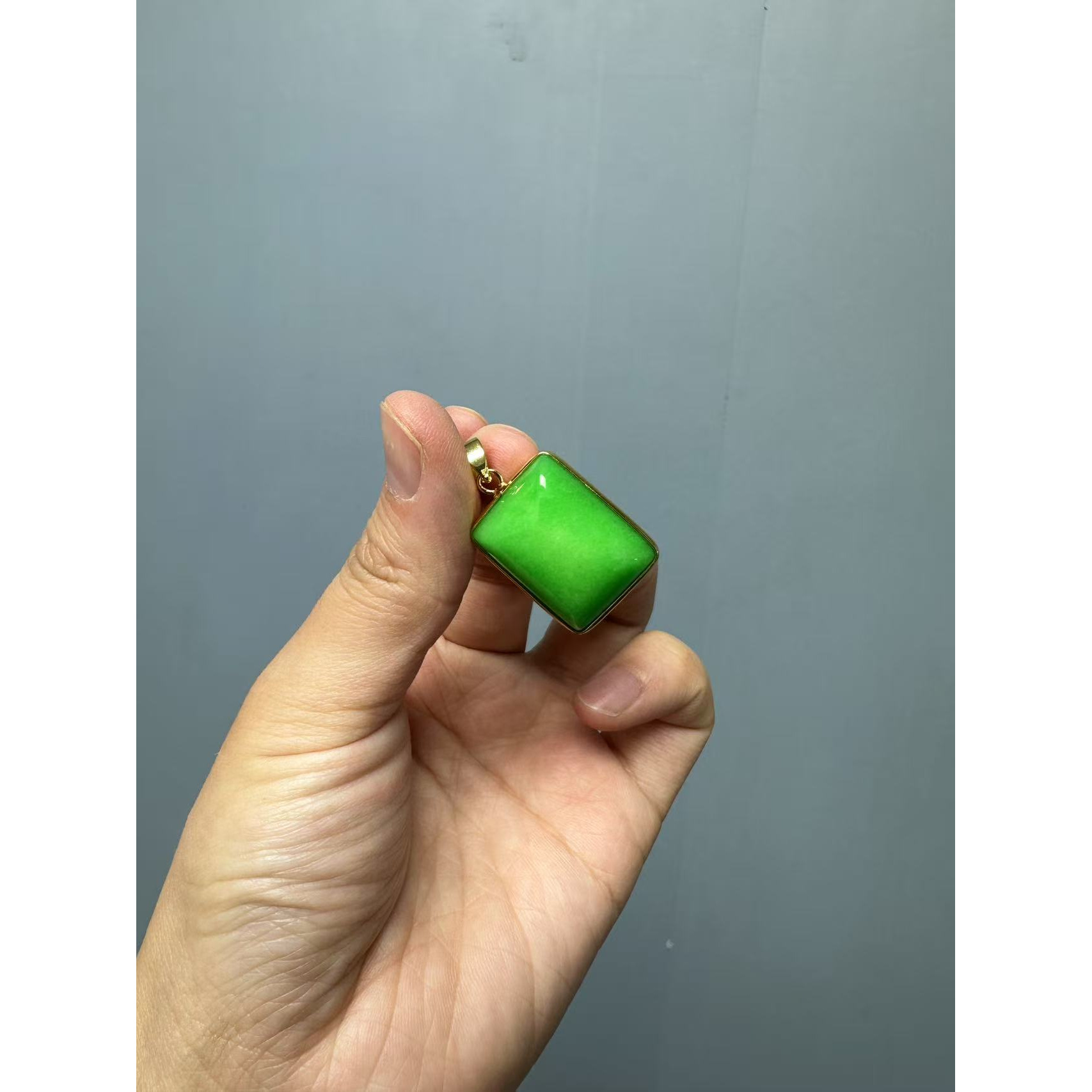 翡翠阳绿14k方糖吊坠