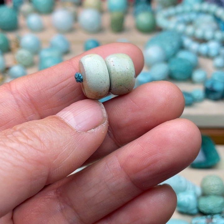 绿松石未镶嵌颈饰