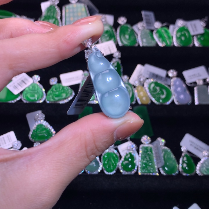 【闪购商品】颈饰银S925镶嵌翡翠