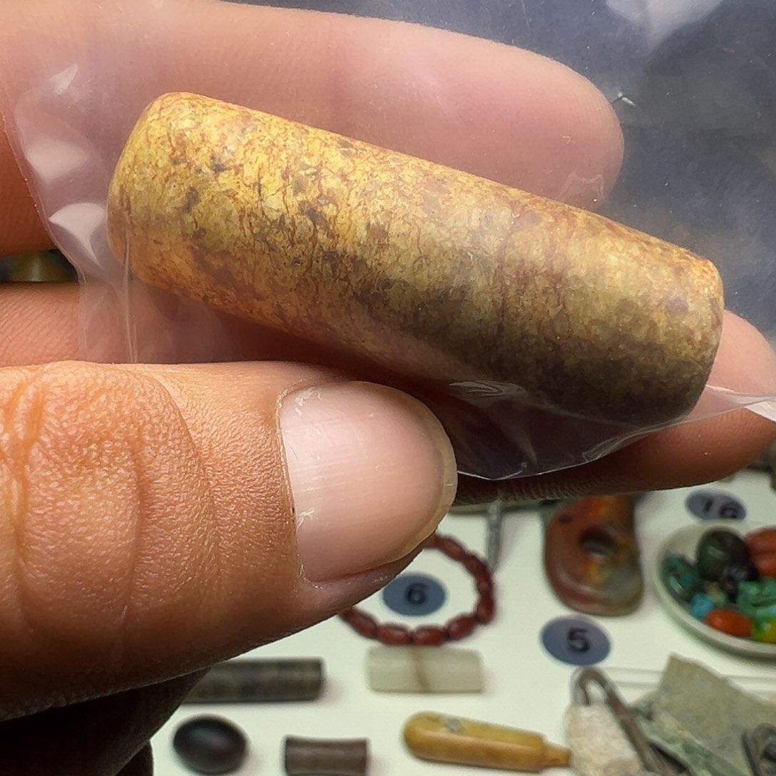 元***元和田玉未镶嵌颈饰