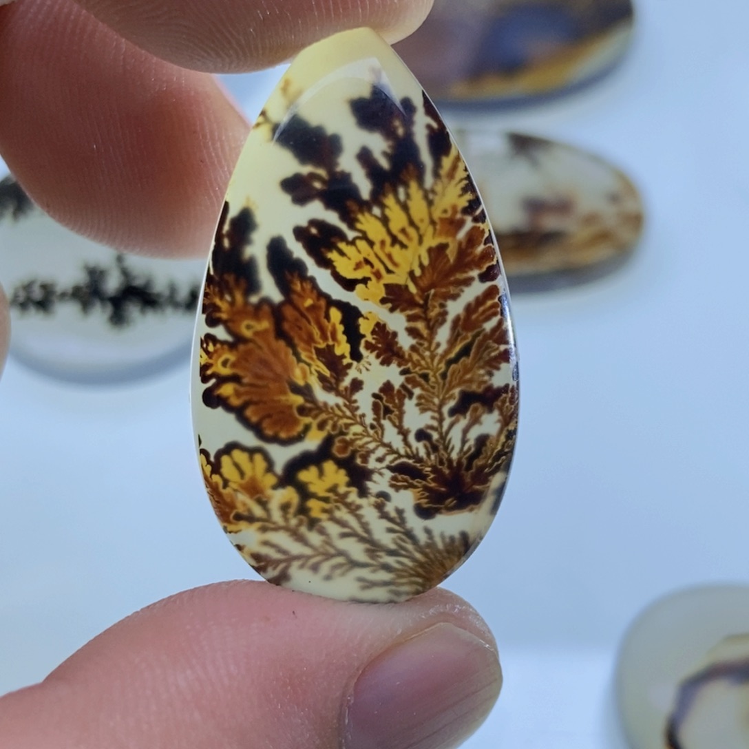 【闪购商品】合金颈饰玛瑙/玉髓石**言