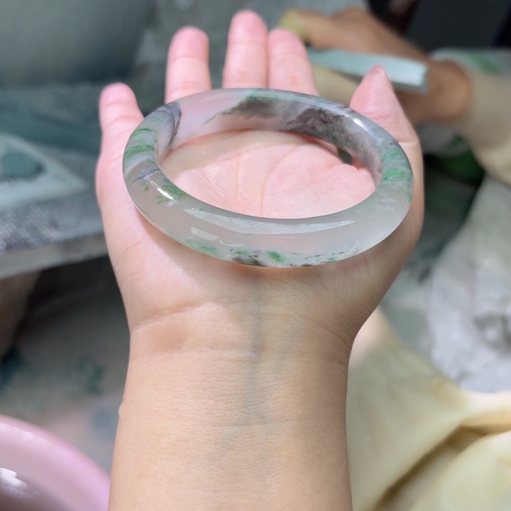 A***机未镶嵌手镯石英质玉（非洲翠）定制