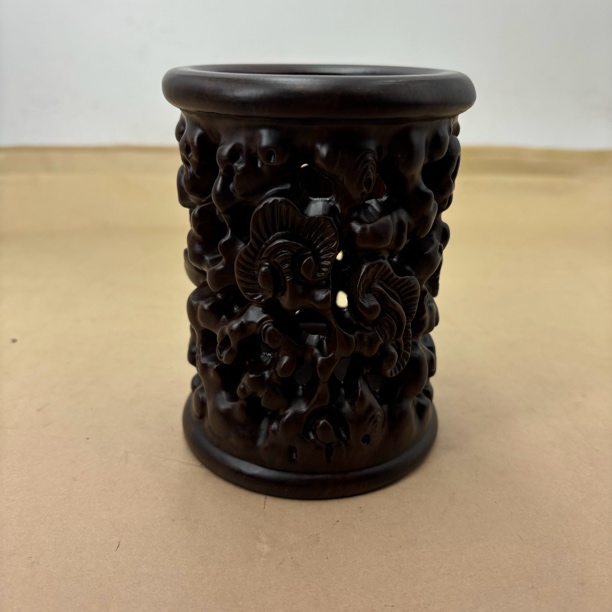 HT 灵芝笔筒直径9高12 XL3110