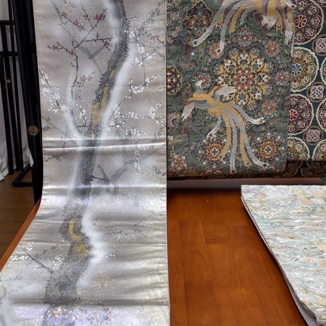 织绣全通手绘梅花