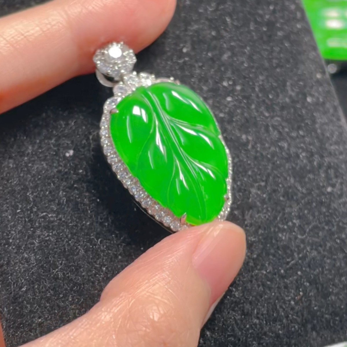 天然翡翠a货吊坠