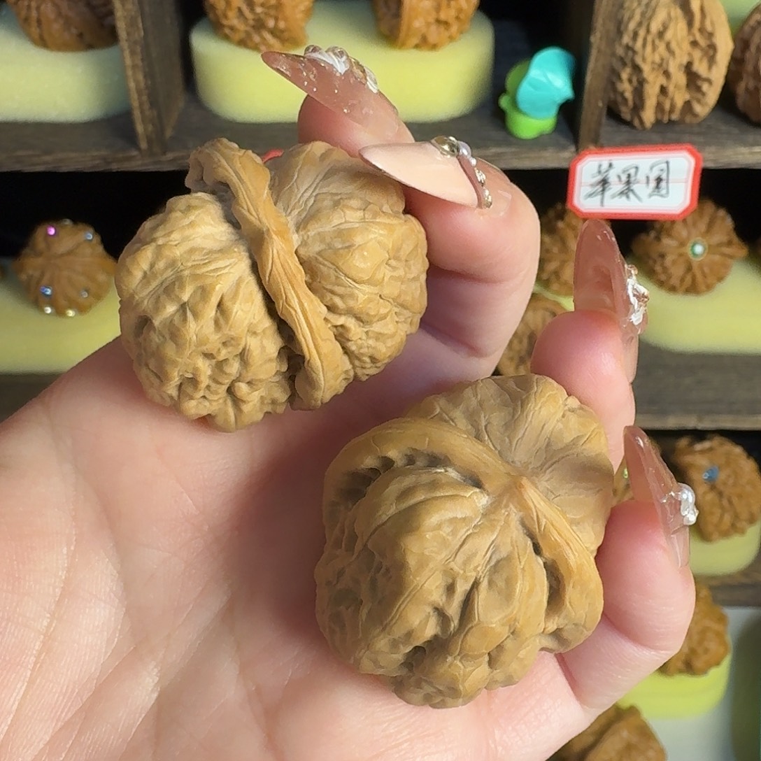 文玩核桃蛤蟆头边34（练手对有修介意勿拍）