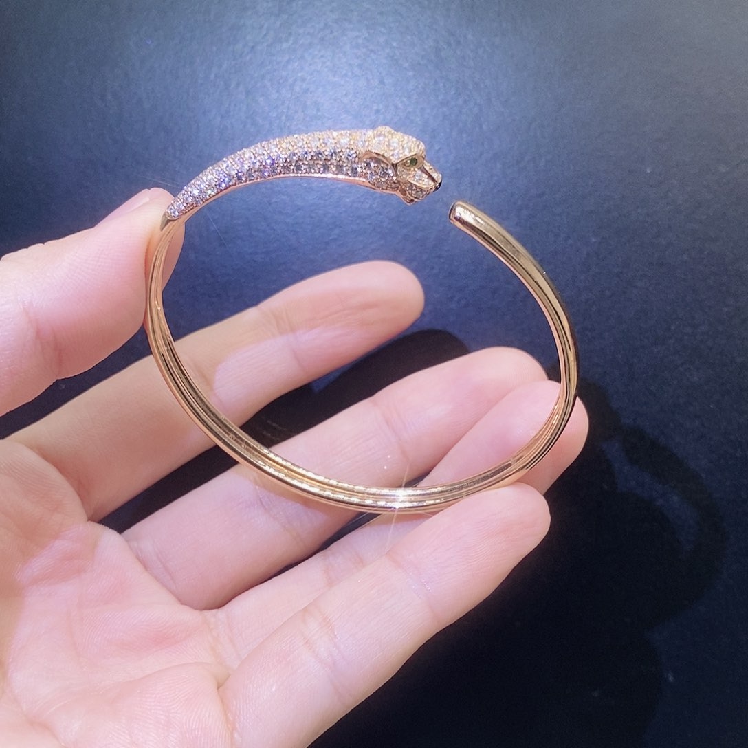 钻石手镯18K金镶嵌半钻豹子手镯K玫祖母绿