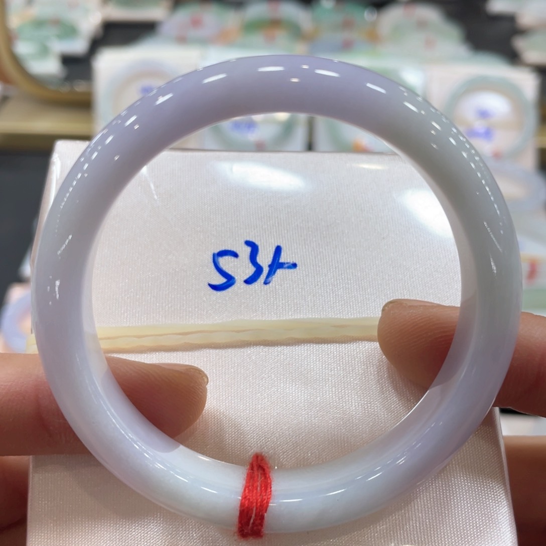 翡翠手镯未镶嵌翡翠手镯