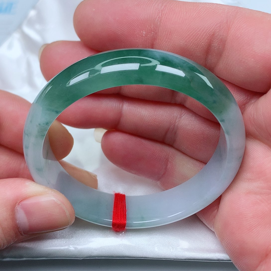 翡翠手镯未镶嵌天然