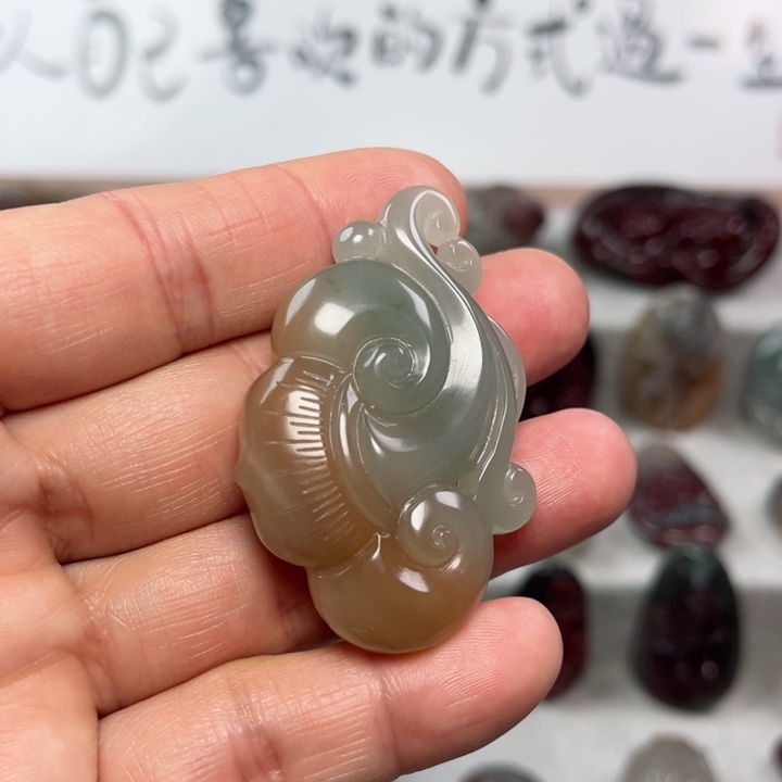 玛瑙/玉髓颈饰未镶嵌花**初