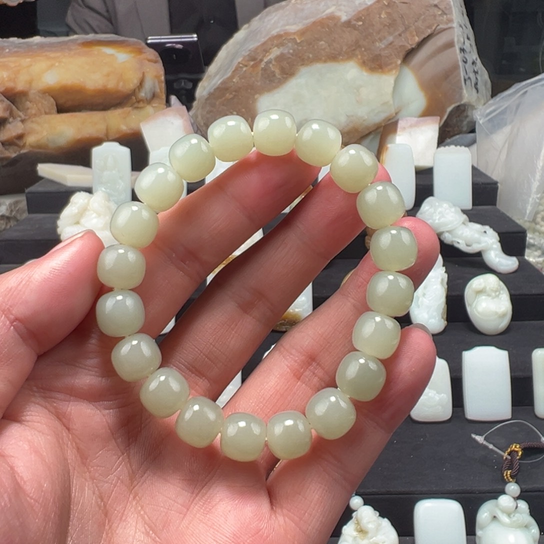 和田玉颈饰未镶嵌