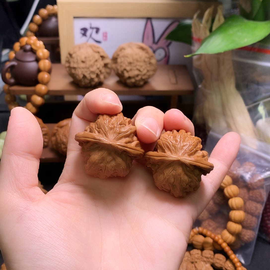 文玩核桃吊坠磐石37