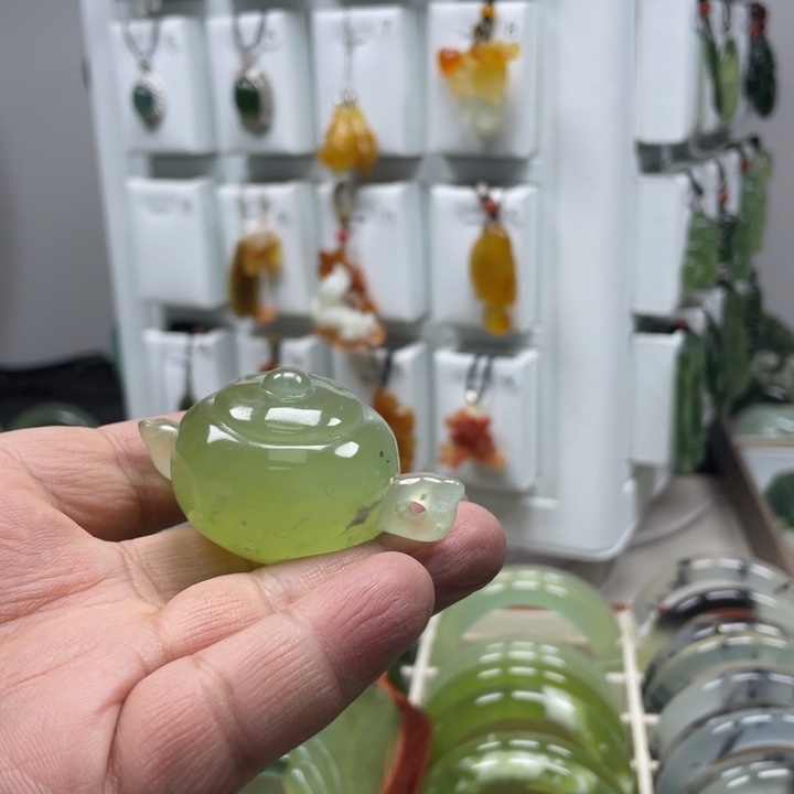蛇纹石玉合金颈饰