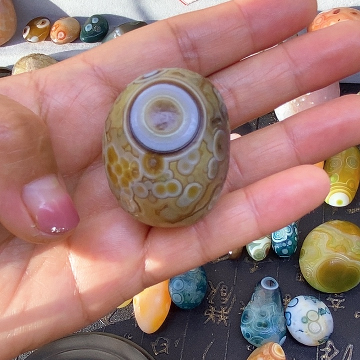 用****04阿拉善眼睛石奇石