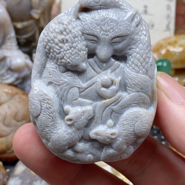 石英质玉颈饰未镶嵌