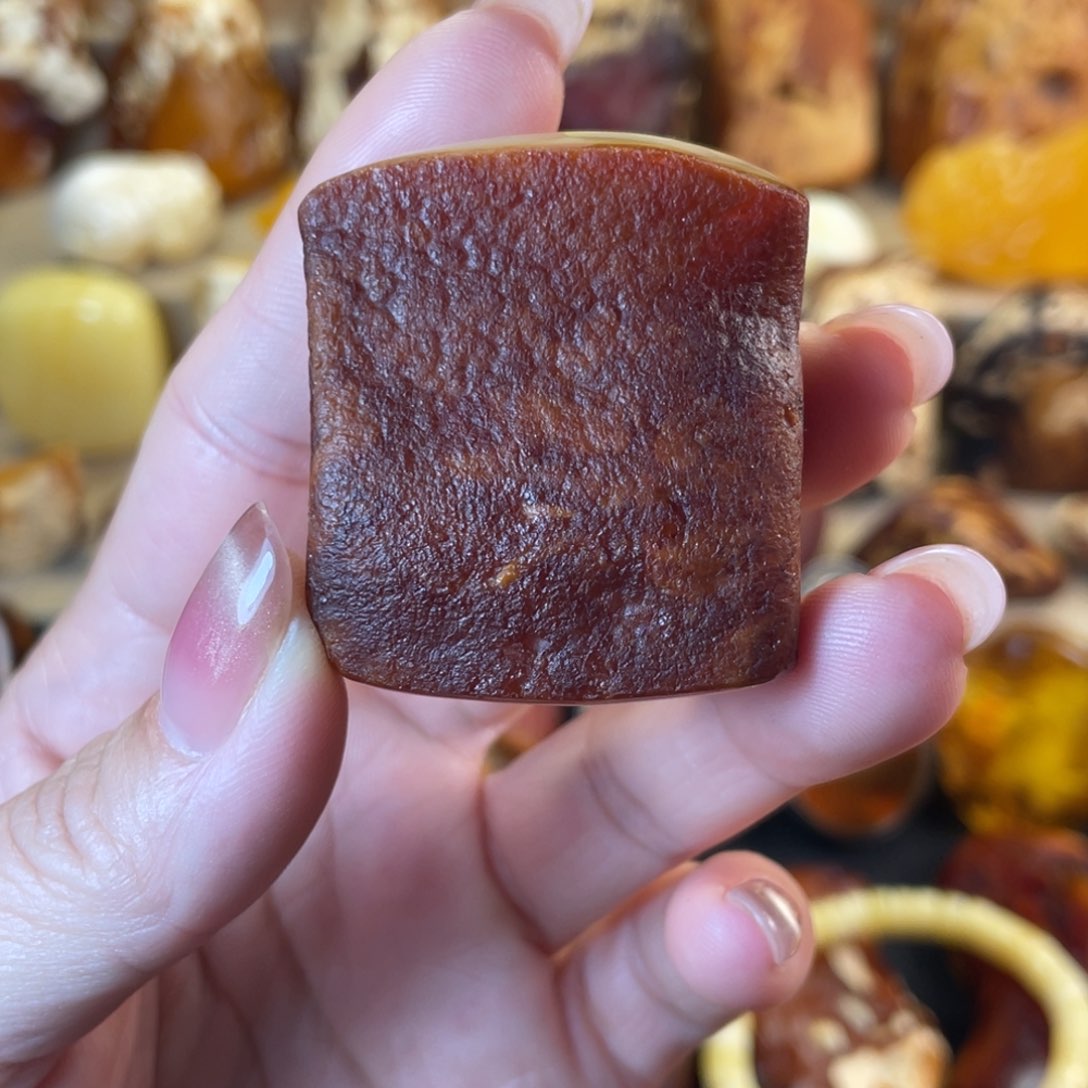 裸石琥珀未镶嵌天然蜜蜡牌子