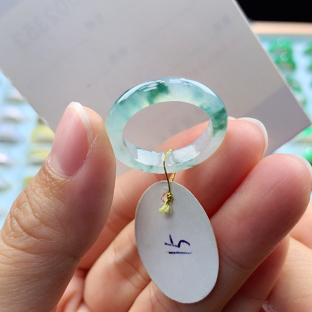 翡翠戒指未镶嵌钱****n15圈