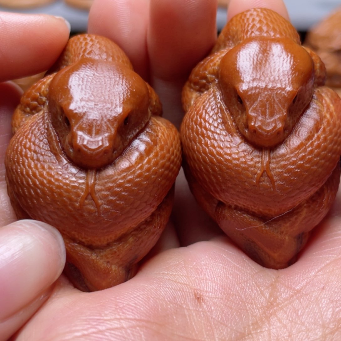 吊坠橄榄核蛇手球3.3