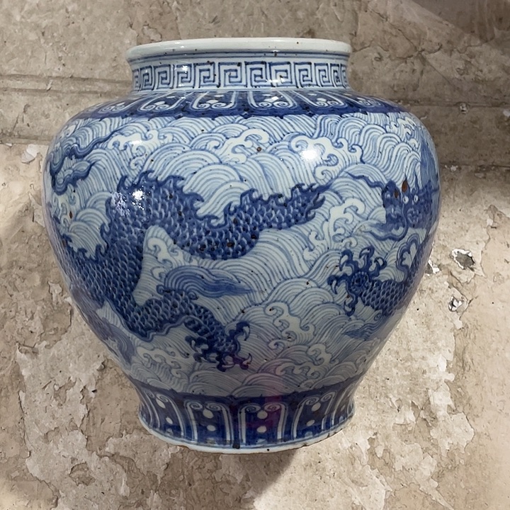 摆件陶青花海水龙纹灌