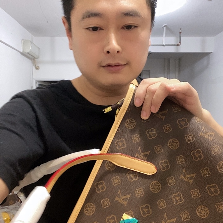 鳄鱼皮（革）犏牛皮（革）