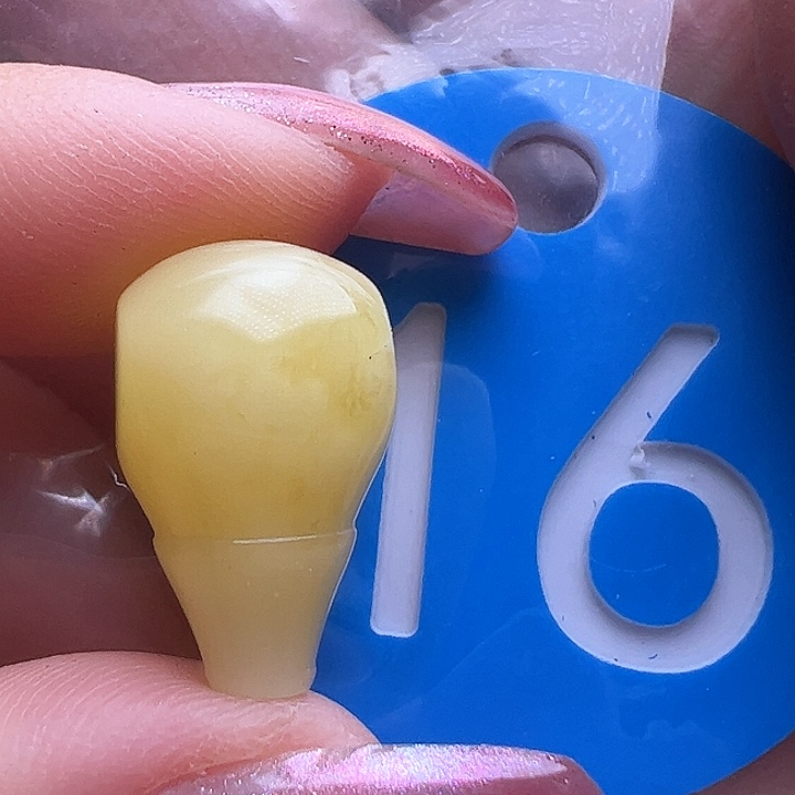 未镶嵌蜜蜡裸石微花粉10.5mm三通