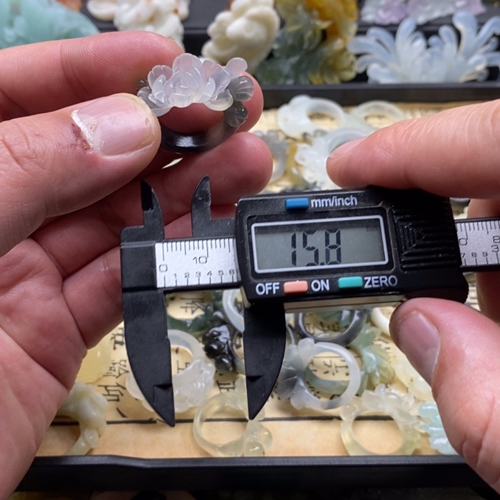 蛇纹石玉合金颈饰
