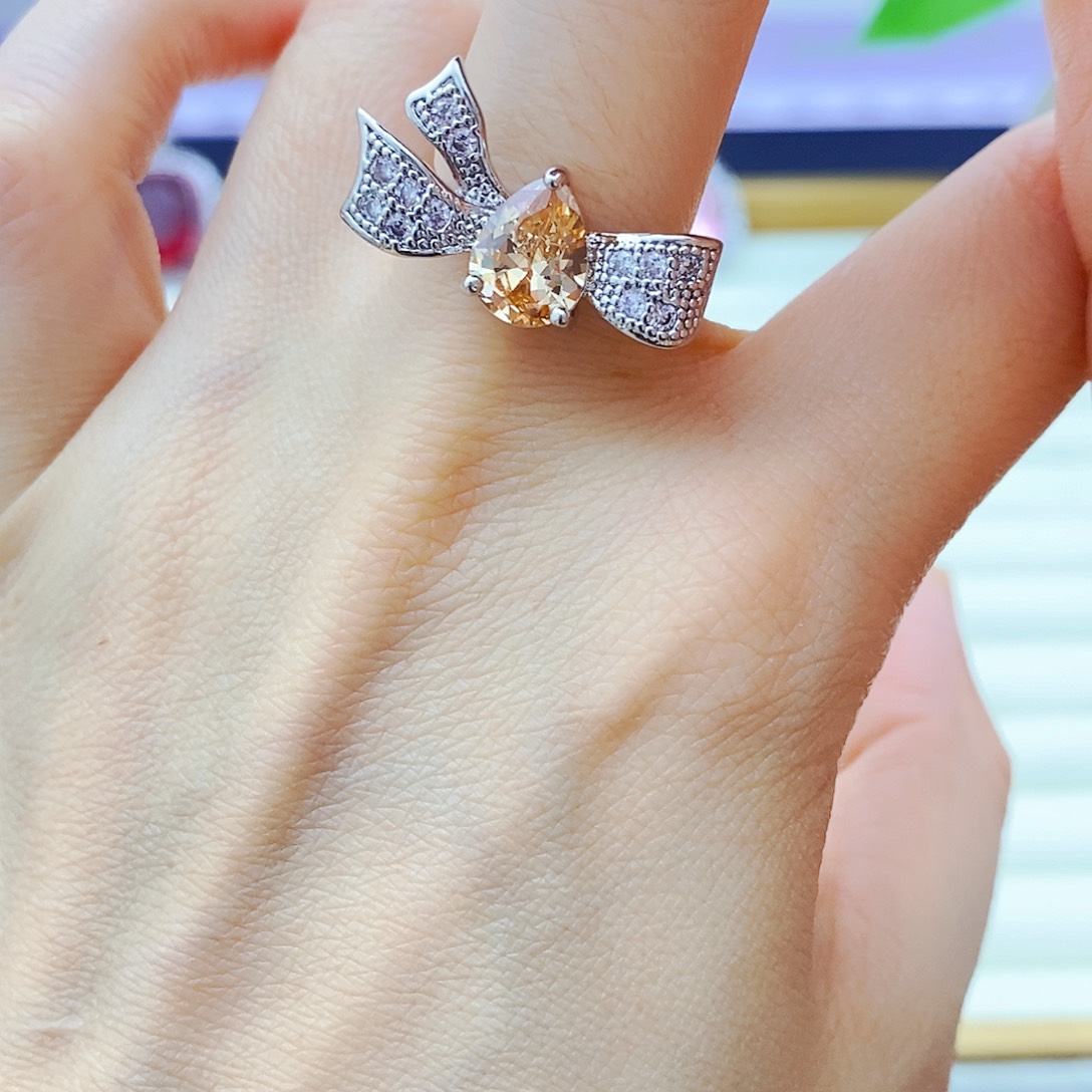 戒指蓝宝石未镶嵌