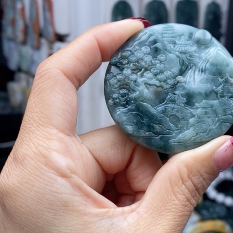 翡翠颈饰未镶嵌翡翠