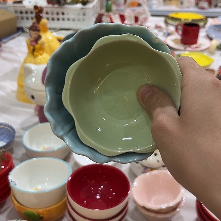 芳****微瑕陶瓷不退不换