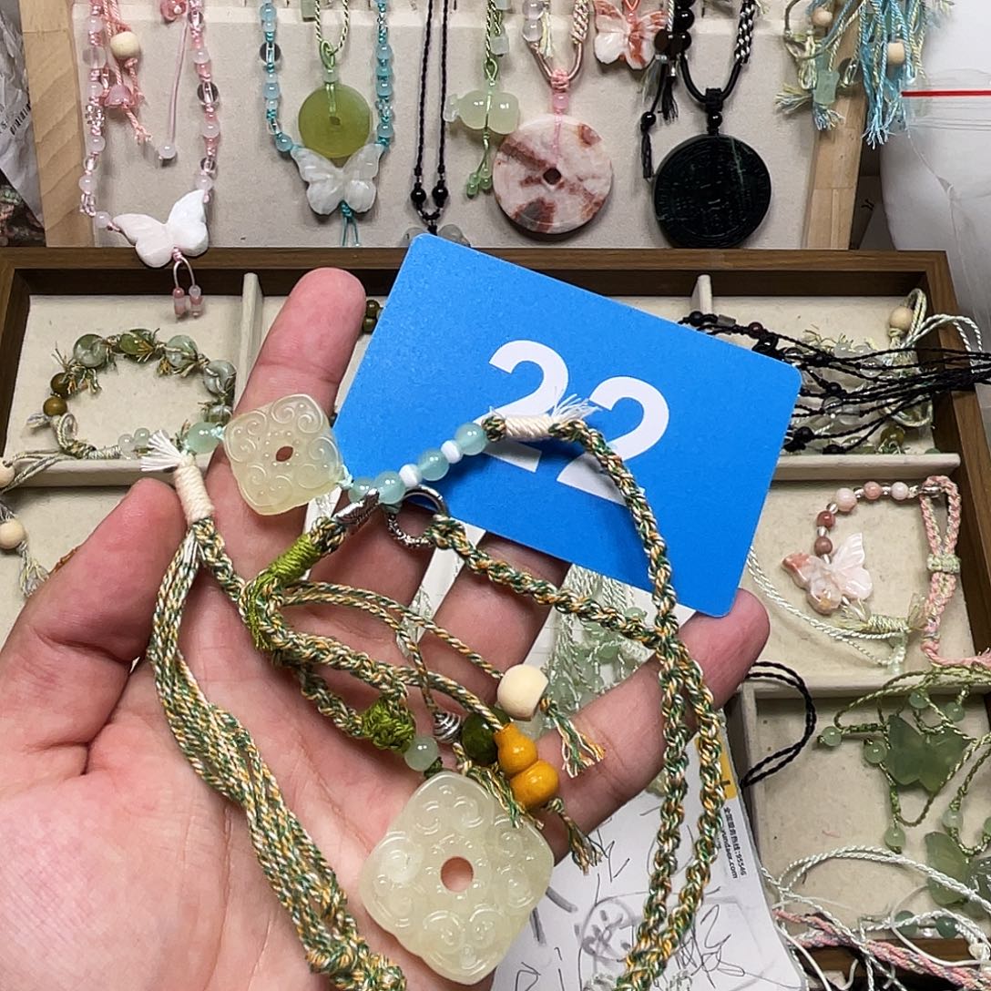 蛇纹石玉合金颈饰