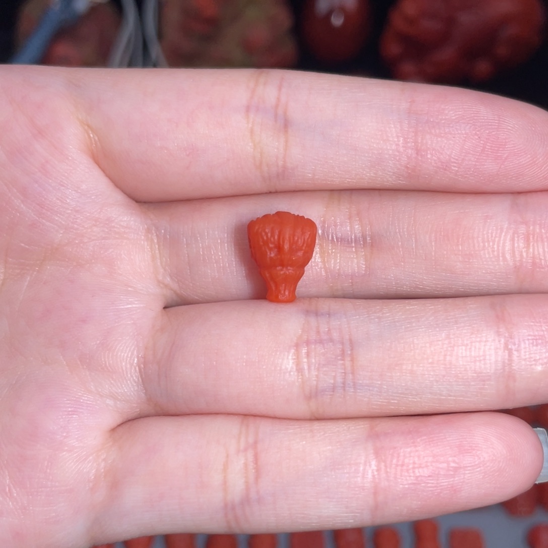 未镶嵌百香籽雕刻三通9mm南红玛瑙