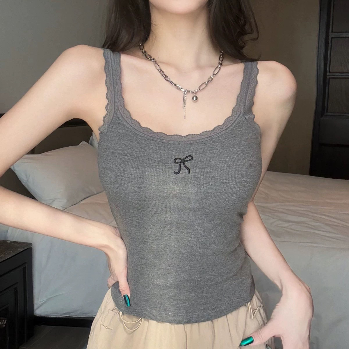 新526时尚美背短款上衣早春新款辣妹蕾丝花边蝴蝶结吊带背心女