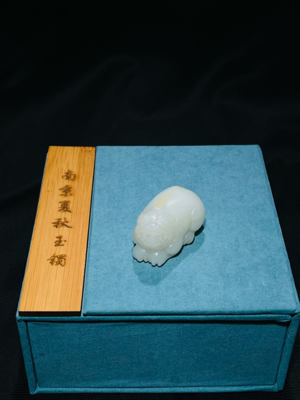 夏秋珠宝天然新疆和田玉洒金皮羊脂白玉招财貔貅挂件手把件