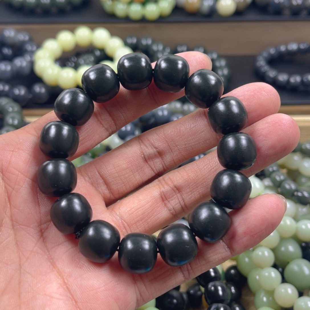 和田玉手串未镶嵌九*.